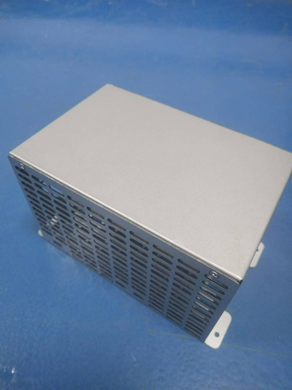 電源機箱